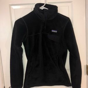 Black Patagonia pullover